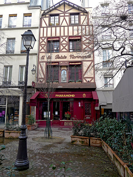 File:P1160332 Paris Ier rue gde truanderie pharamond rwk.jpg