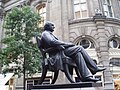 Monumento a George Peabody, a Londra.