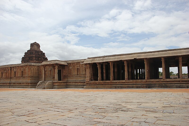 File:Pattabhirama temple in Hampi.JPG