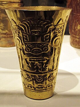 Perú, Sicán (Lambayeque), siglos IX-XI, vaso hecho en oro repujado