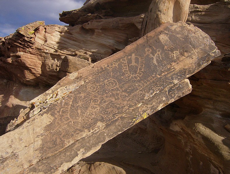 File:Petroglyph near Fort Pearce - panoramio.jpg