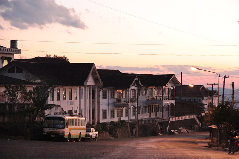 File:Phongali Street.JPG