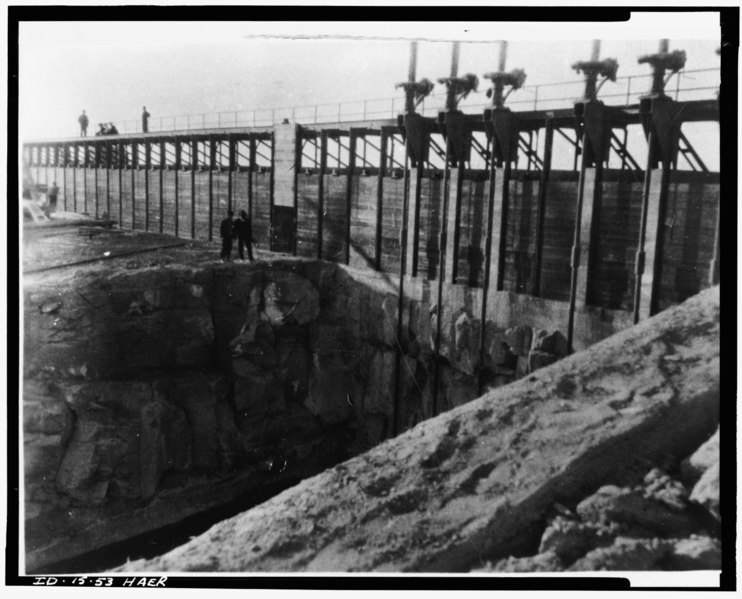 File:Photocopy of Photograph (original located in Univ. of Denver collection). C.R. Savage, Photographer, March, 1905. MILNER DAM TUNNEL CHANNEL AND APPROACH TO TUNNEL GATES. - HAER ID,27-TWIF.V,1-53.tif