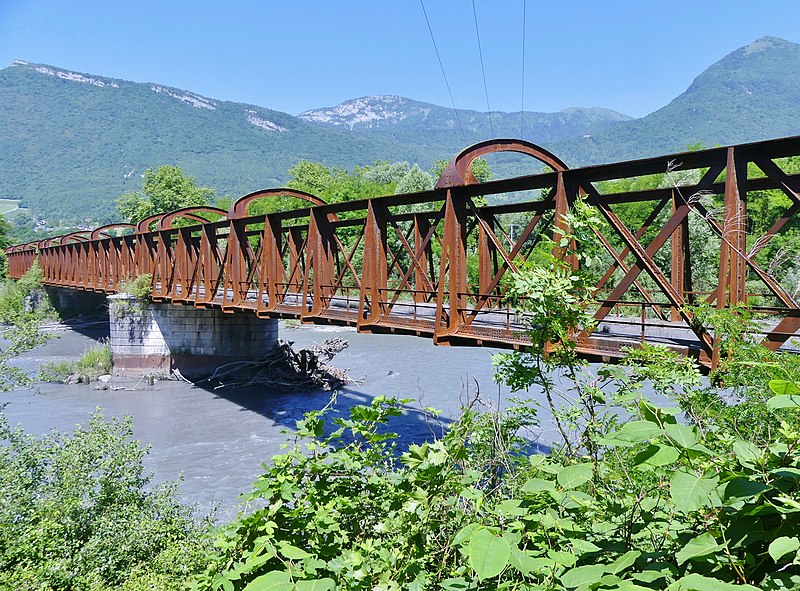 File:Pont Victor-Emmanuel sur l'Isère en Savoie (2017).JPG