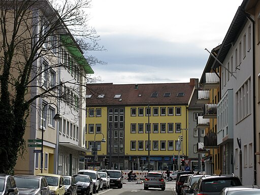 Röderstraße in Freiburg, Blick auf den Friedrichring wo früher das Siegesdenkmal stand