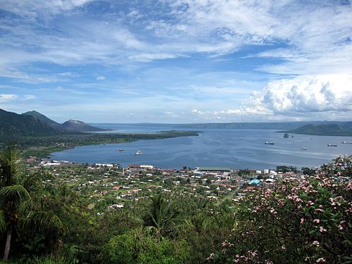 Rabaul from the Vulcanology Observatory, with the old town to the left and the new town to the right