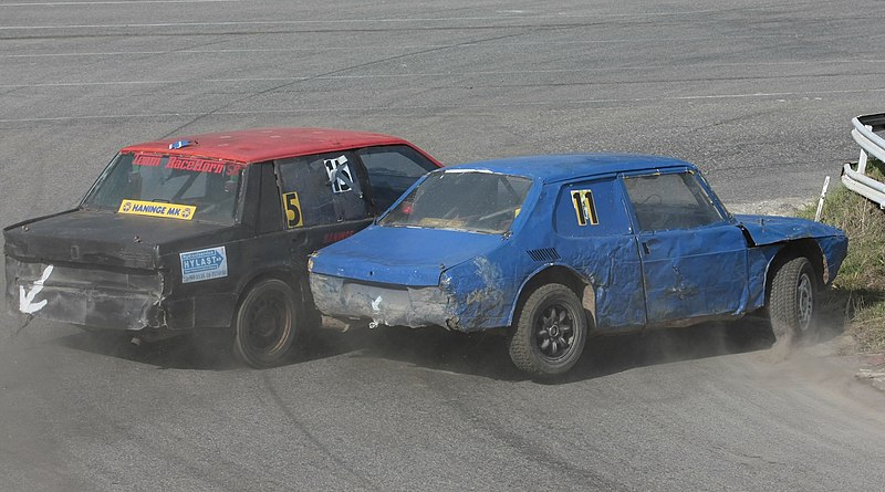 File:Racing (3889998542).jpg