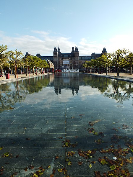 File:Reflex of Amsterdam Rijks museum.JPG