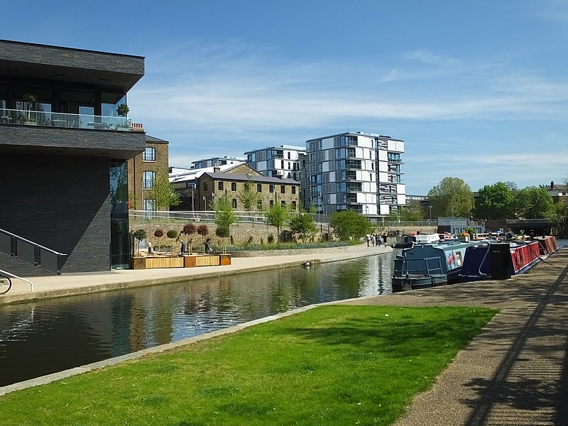 File:Regent's Canal Goods Way 0545.JPG