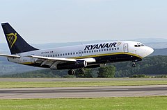 Ryanair 737-200 landing