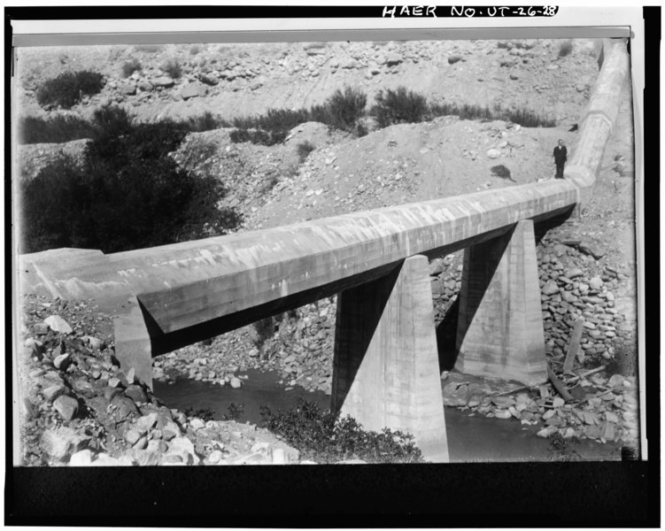 File:SPRINGVILLE-MAPLETON LATERAL, COMPLETED SPANISH FORK SIPHON, CA. 1919. VIEW TO NORTH. - Strawberry Valley Project, Payson, Utah County, UT HAER UTAH,25-PAYS,1-28.tif