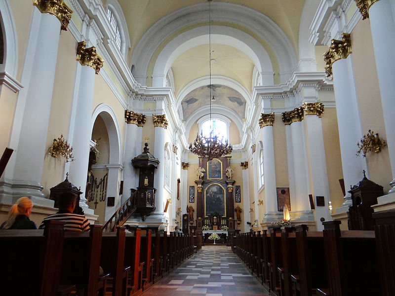 File:Saint Anthony church in Biała Podlaska - Interior - 04.jpg