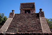 Piramida aztecă de la Santa Cecilia Acatitlan (Mexic)