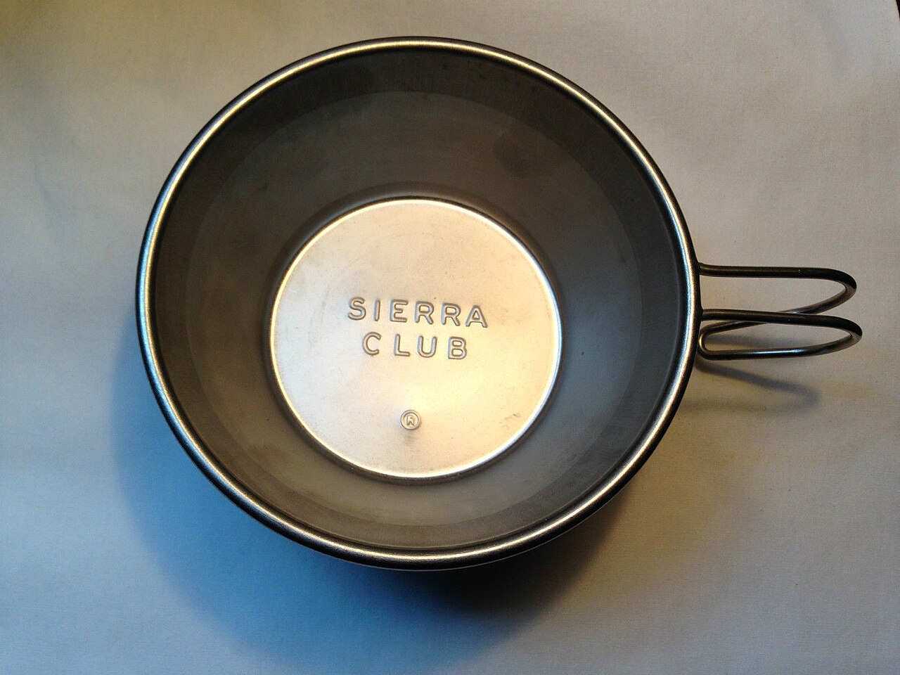 https://upload.wikimedia.org/wikipedia/commons/thumb/9/90/Sierra_Cup.JPG/1280px-Sierra_Cup.JPG