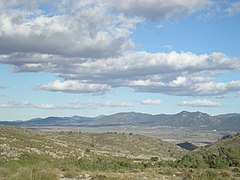 Valle de Biar, con Bañeres al fondo