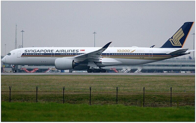 File:Singapore Airlines A350-941 (9V-SMF) taxiing at Manchester Airport (3).jpg