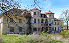 Čeština: Zadní trakt zámku Slavice v Slavicích, části Horních Kozolup English: Back part of Slavice castle in Slavice village, part of Horní Kozolupy, Czech Republic