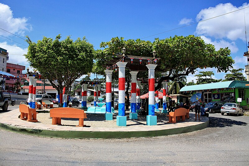 File:Small park in downtown san ignacio in front of the police station.jpg