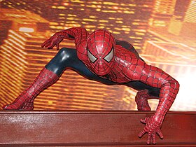 Une statue de cire de Spider-Man.