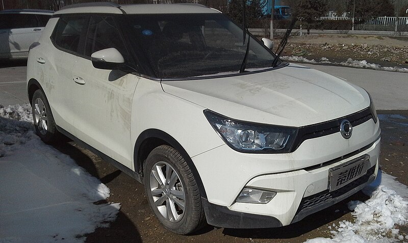 File:SsangYong Tivolan 01 China 2017-03-26.jpg