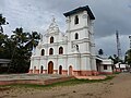 St. Laurence's Church, Edakochi 06.jpg