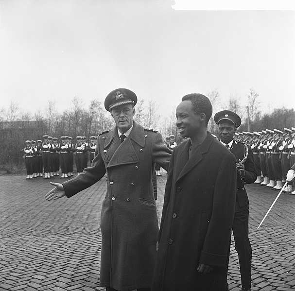 File:Staatsbezoek president Nyerere van Tanzania, Prins Bernhard en president Nyerere, Bestanddeelnr 917-6691.jpg