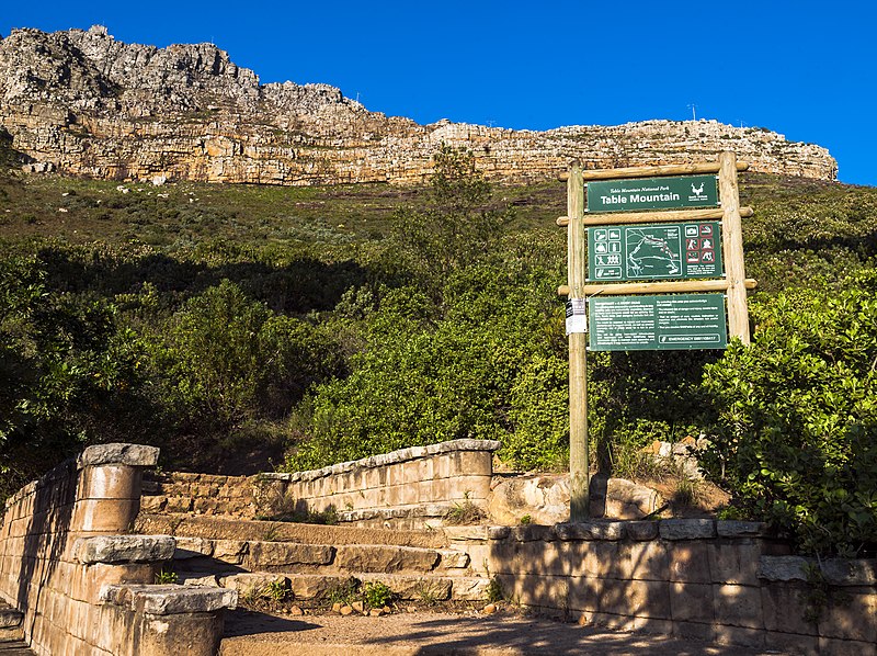 File:Table Mountain trailhead and sign.jpg