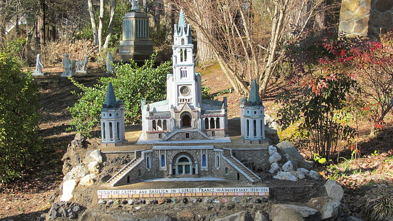 File:The Ave Maria Grotto, St. Bernard Abbey 103.JPG