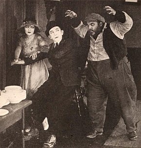 Kuvan kuvaus The Rent Collector (1921) - 2.jpg.