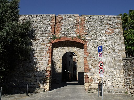 Montefollonico, Porta Nuova