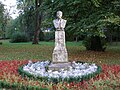 Pomník Ľudovíta Vladimíra Riznera v Trenčínském parku Milana Rastislava Štefánika.
