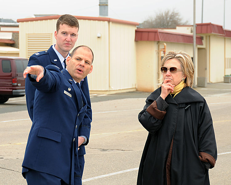 File:U.S. Air Force Col. James C. Vechery, commander of the 60th Air Mobility Wing, discusses operations at Travis Air Force Base, Calif., with Secretary of State Hillary Rodham Clinton 100111-F-WV915-022.jpg