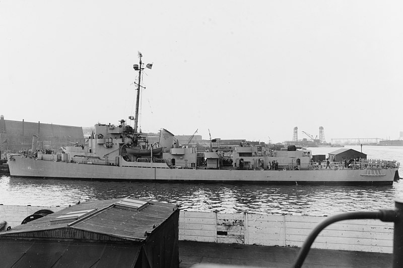 File:USS Andres (DE-45) at the Philadelphia Naval Shipyard on 25 March 1943 (NH 107305).jpg