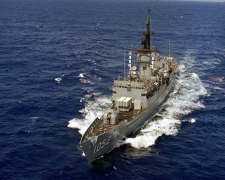 File:USS Knox (FF-1052) underway off Luzon on 9 December 1981 (6349376).jpg
