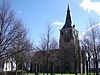 Sint-Amanduskerk, kerkhofmuur en gedenkzuil