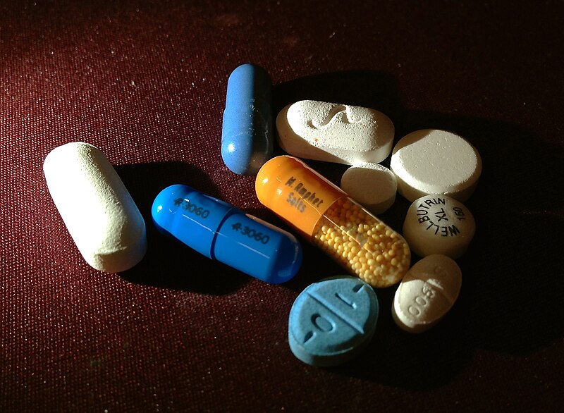 File:Various pills.JPG