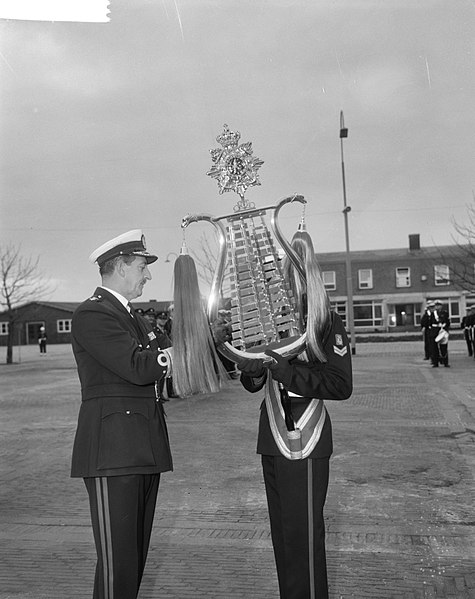 File:Viering van het 300 jarig bestaan van het Korps Mariniers bij de Van Ghent Kazer, Bestanddeelnr 918-5233.jpg