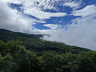 丸山、冷山など。女の神展望台より撮影