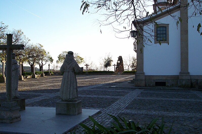 File:Vila Real, Adro da Igreja do Calvário, Dez.2003 - panoramio.jpg