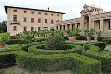 Villa Caruso di Bellosguardo cortile interno