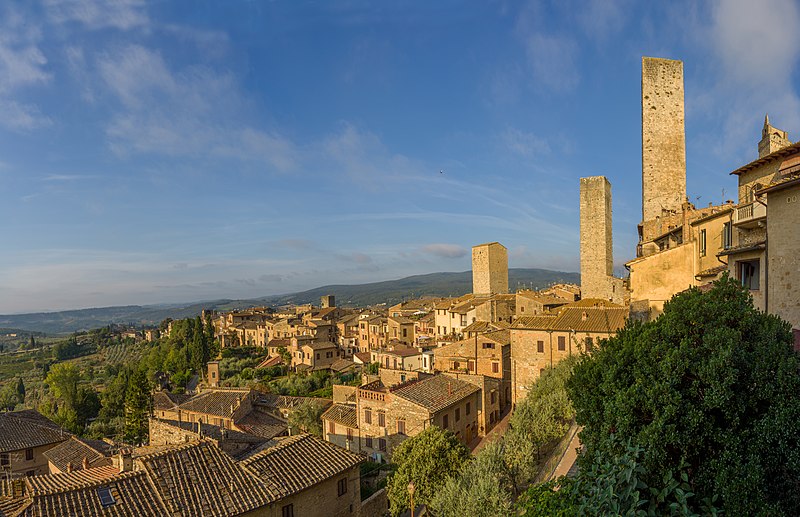 File:Vista Hotel La Cisterna su San Gimignano.jpg