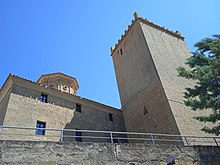 Vista lateral del Torreón y el Palacio del Vizconde de Biota (Biota-Zaragoza)