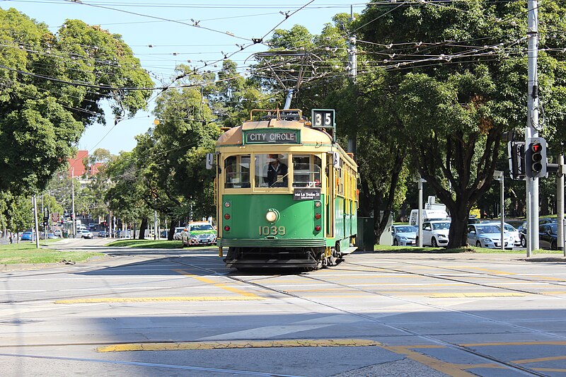 File:W7 1039 in Victoria Pde on the City Circle, 2013.JPG