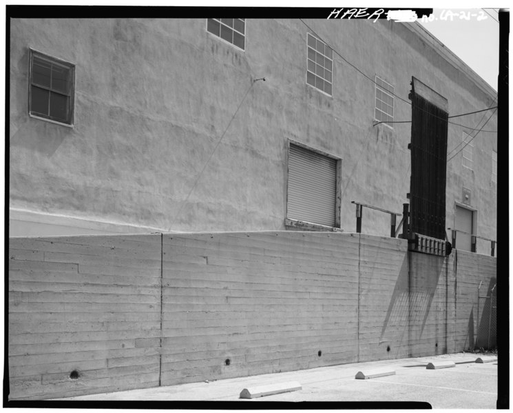 File:WEST FACADE WITH LOADING DOCK - Fort MacArthur, Raw Salt Storage and Processing Buildings, Pacific Avenue, San Pedro, Los Angeles County, CA HAER CAL,19-SANPE,1-2.tif