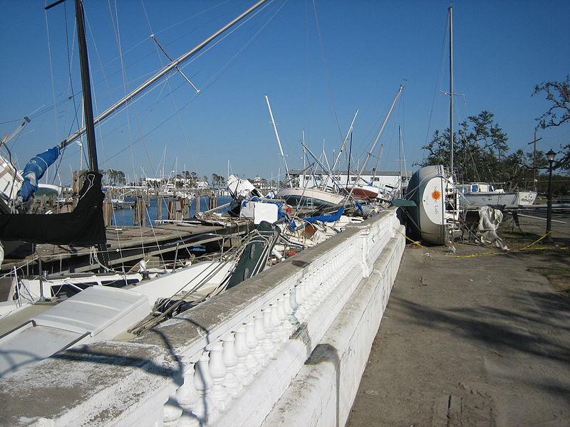 File:WestendYachtpile1111Railing.jpg