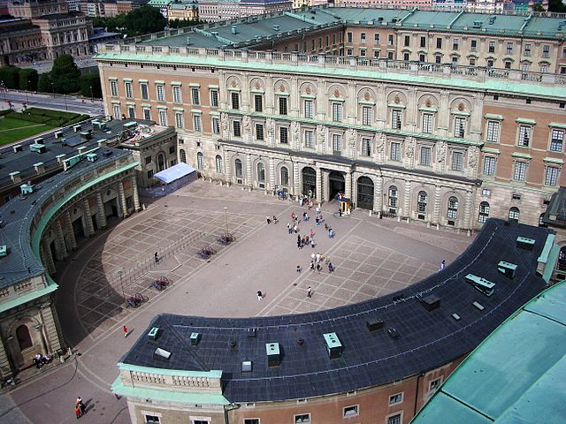 The gallery in the film is based on Sweden's Stockholm Palace.