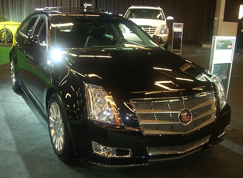 File:'10 Cadillac CTS Station Wagon -- Front (MIAS '10).jpg