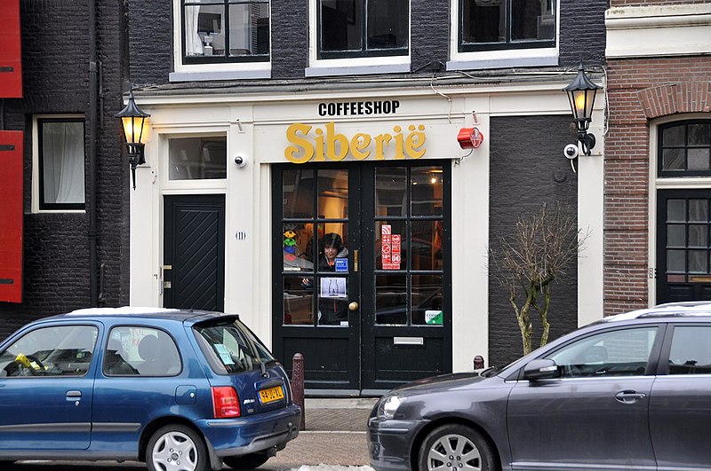 File:'Coffeeshop Siberië' Brouwersgracht Amsterdam (5343355264).jpg