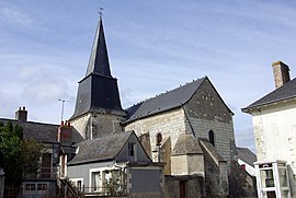 Църквата Saint-Aubin, в Avrillé-les-Ponceaux