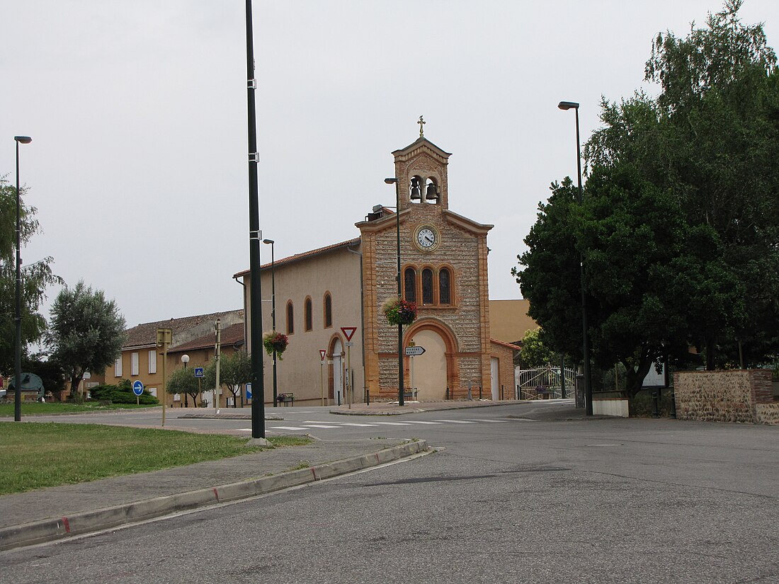 File:Église de Roquettes.JPG